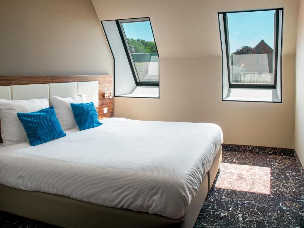 Amsterdam Lake Hotel - View 2