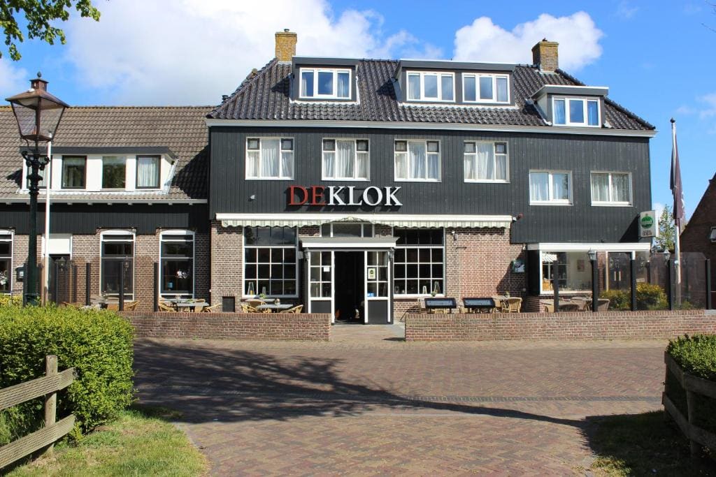 Hotel "De Klok" - Main view