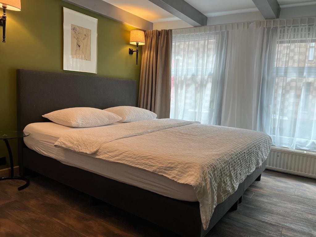 Central Guest Rooms - View 3