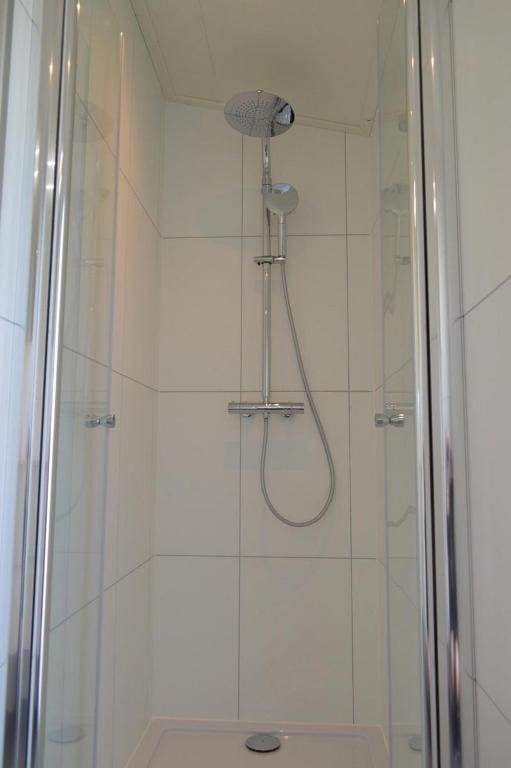 Schaelsbergerbosch- 2 Bath FireplGarde - Main view