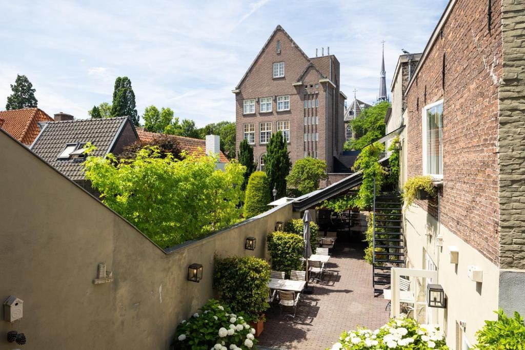 Uylenhof Hotel - Main view
