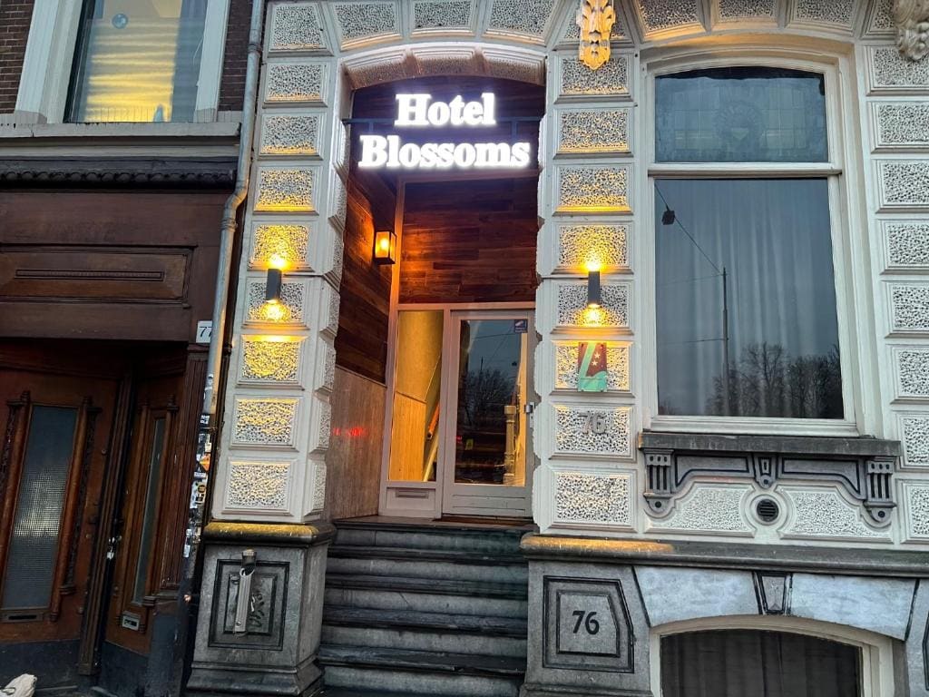 Blossoms City Hotel - Main view