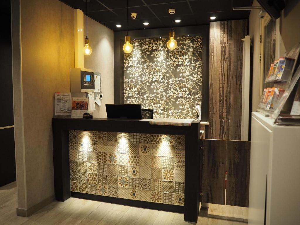 Blossoms City Hotel - View 5