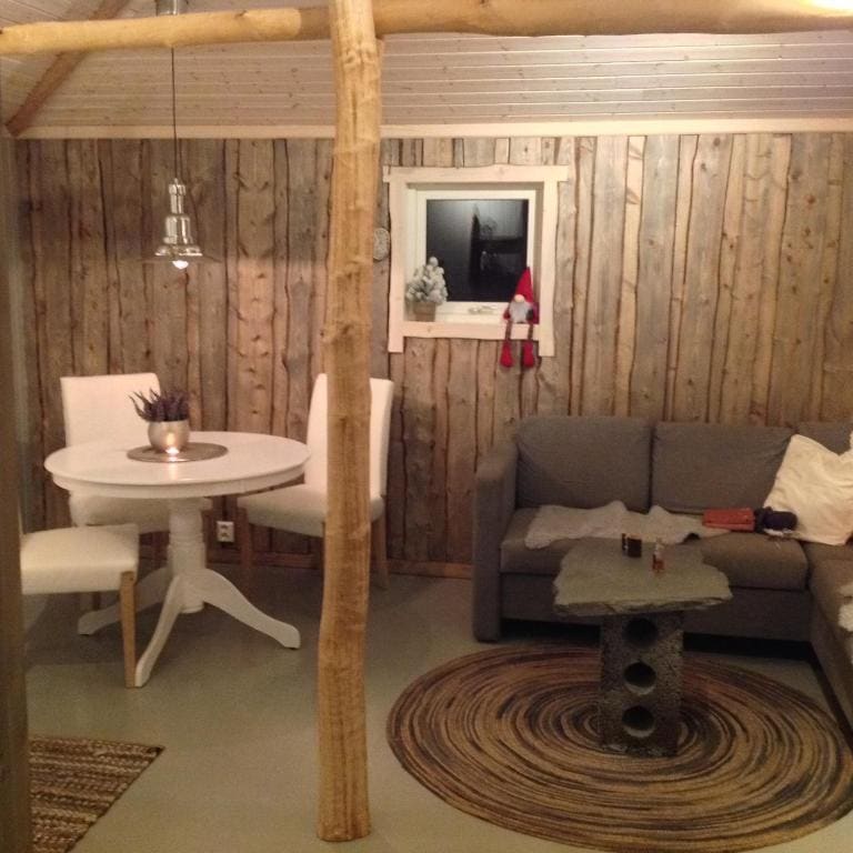 Modern turf house - View 5