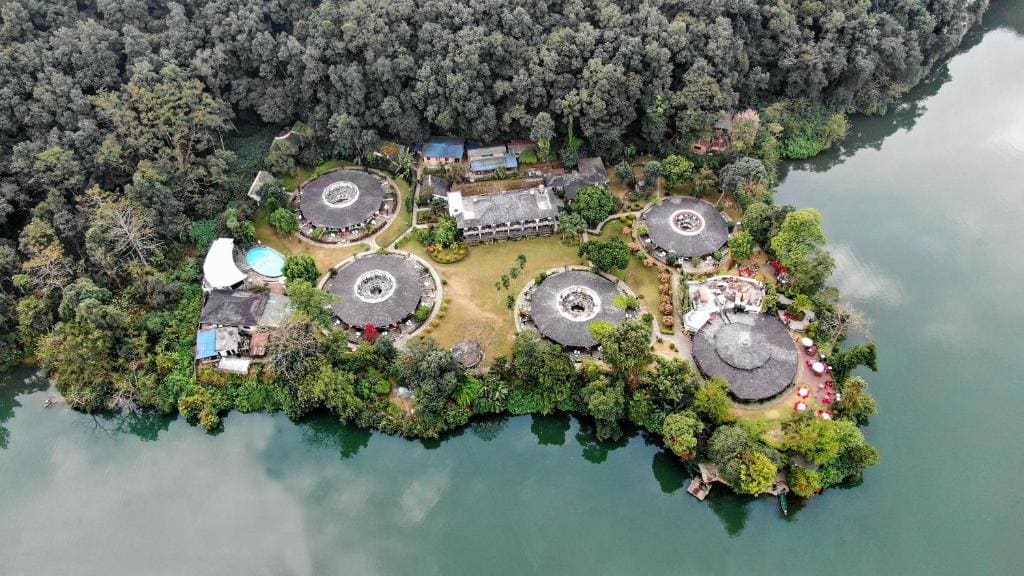 Fish Tail Lodge - Main view
