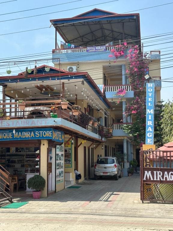 Hotel Mirage Sauraha - View 5