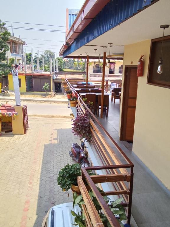 Hotel Mirage Sauraha - View 3