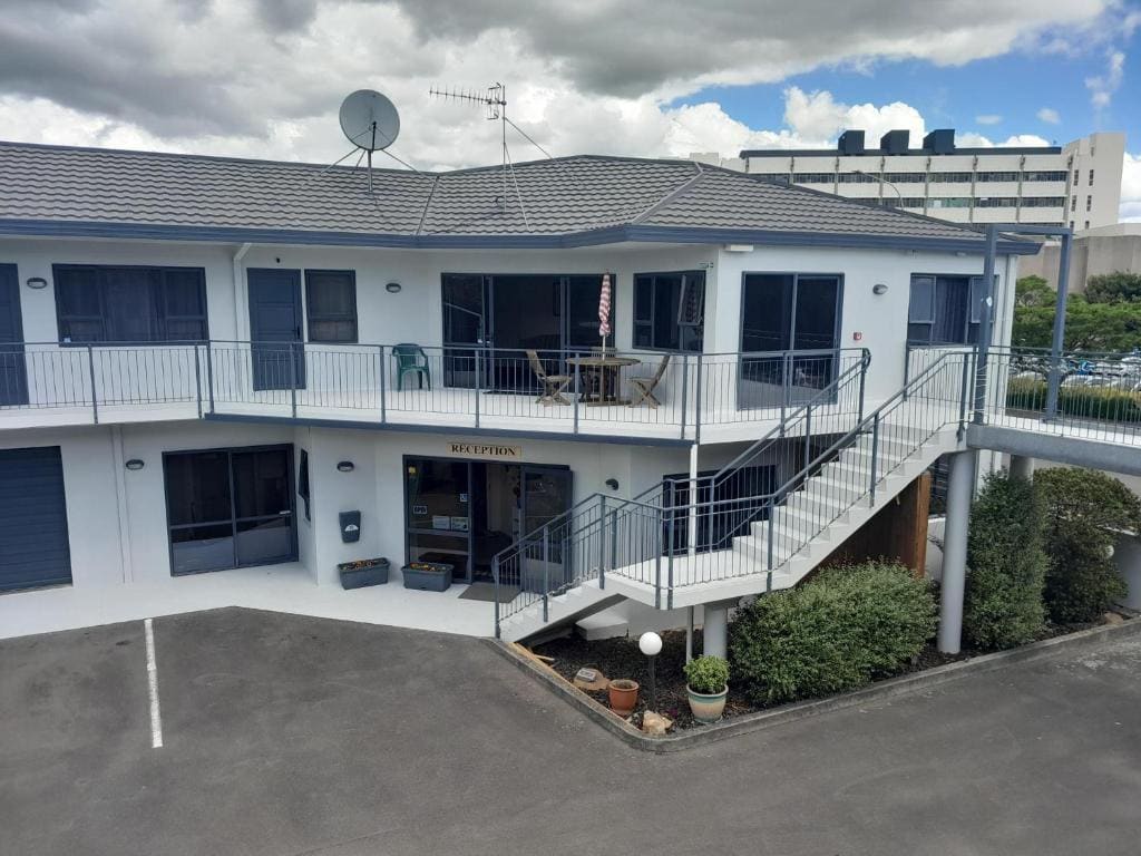 Abode Motel - Main view