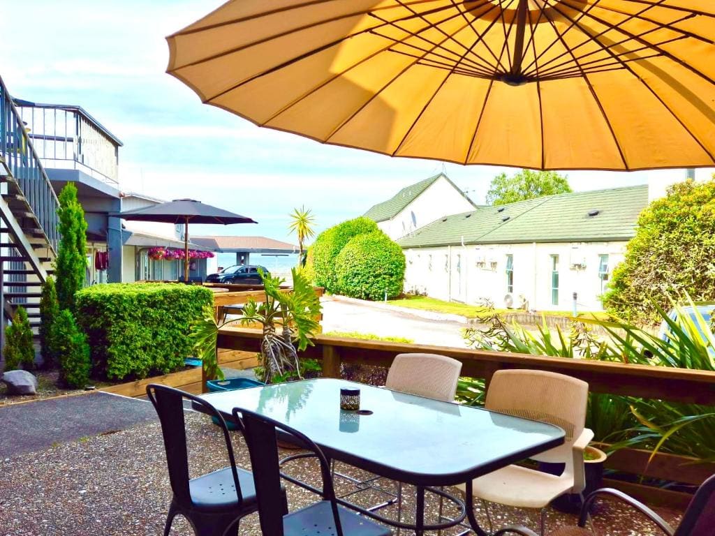 Absolute Lake View Motel - View 7