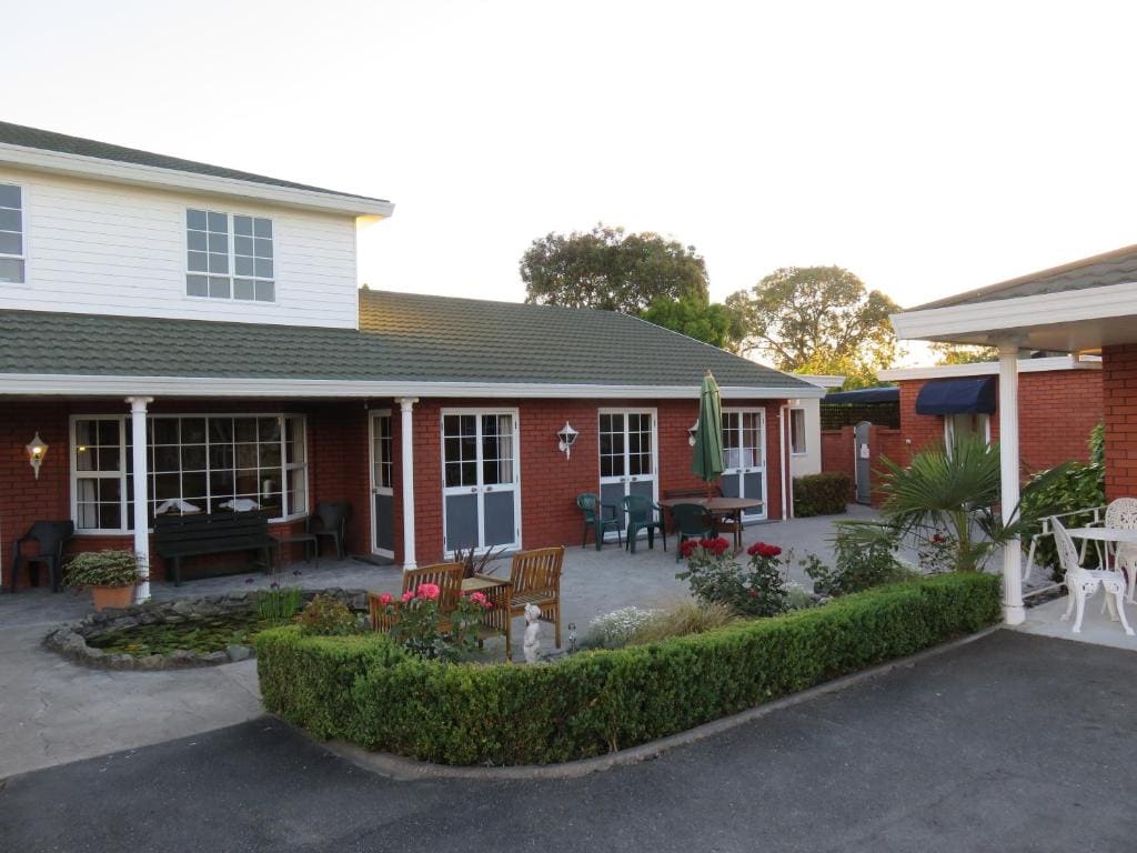 Admirals Motor Lodge - Main view