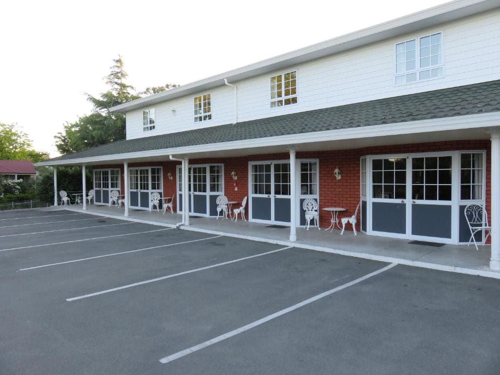 Admirals Motor Lodge - View 5