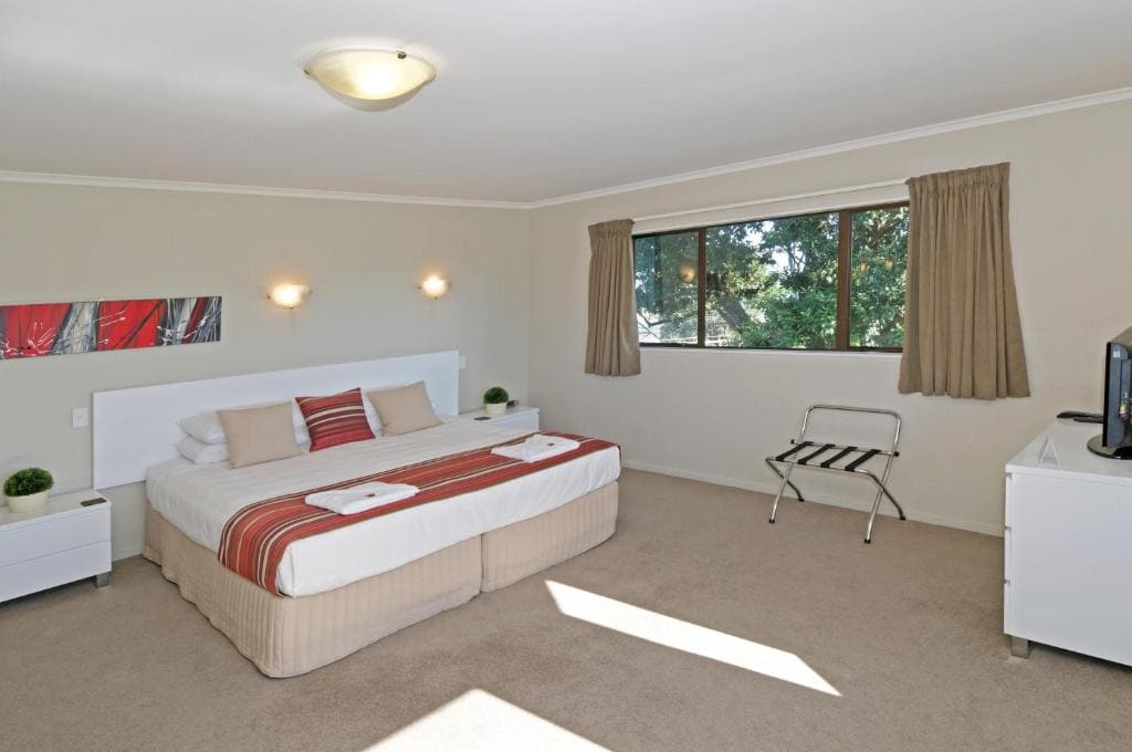 Airport Harbour Motel - View 2