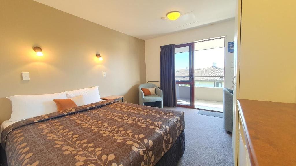 Airways Motel - View 2