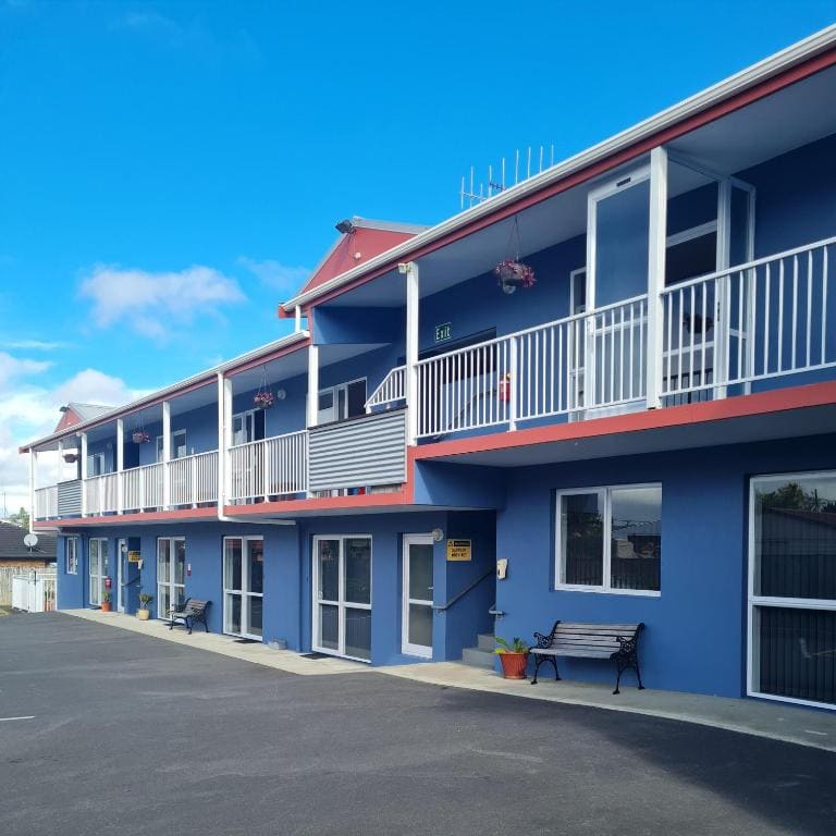 Avenue Heights Motel - Main view