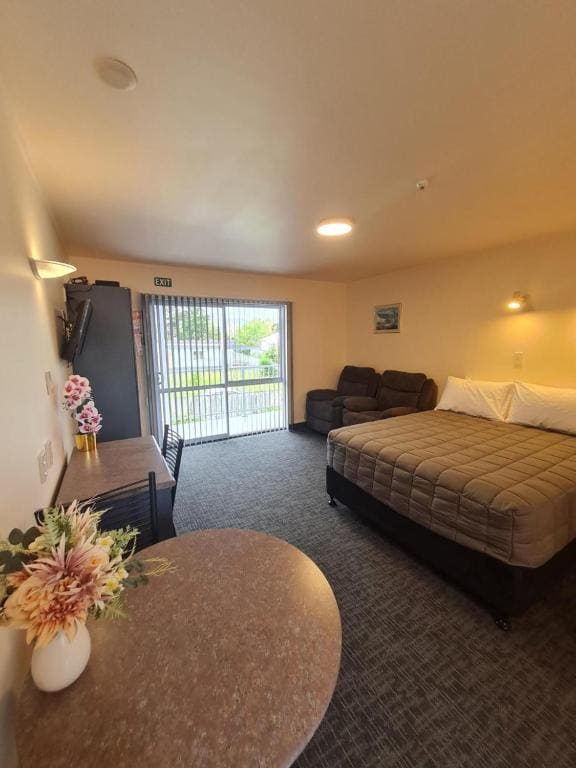 Avenue Heights Motel - View 2