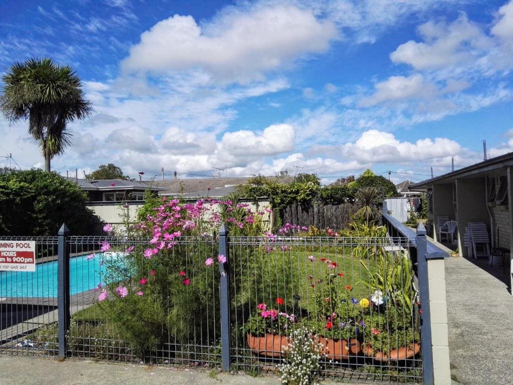 Cambrian Lodge Motel - View 3