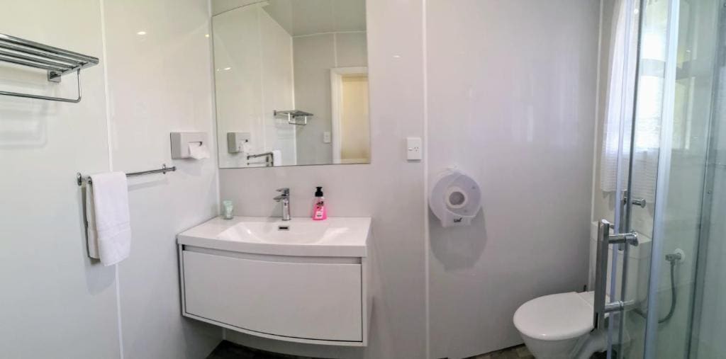 Cambrian Lodge Motel - View 7