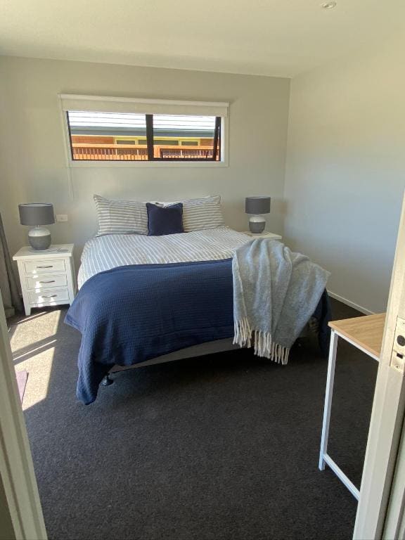 Central Retreat and self contained with free wifi - View 6