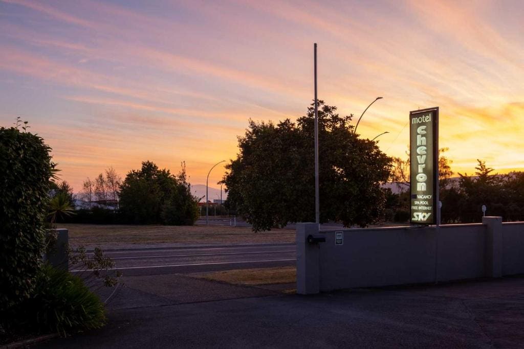 Chevron Motel - View 5