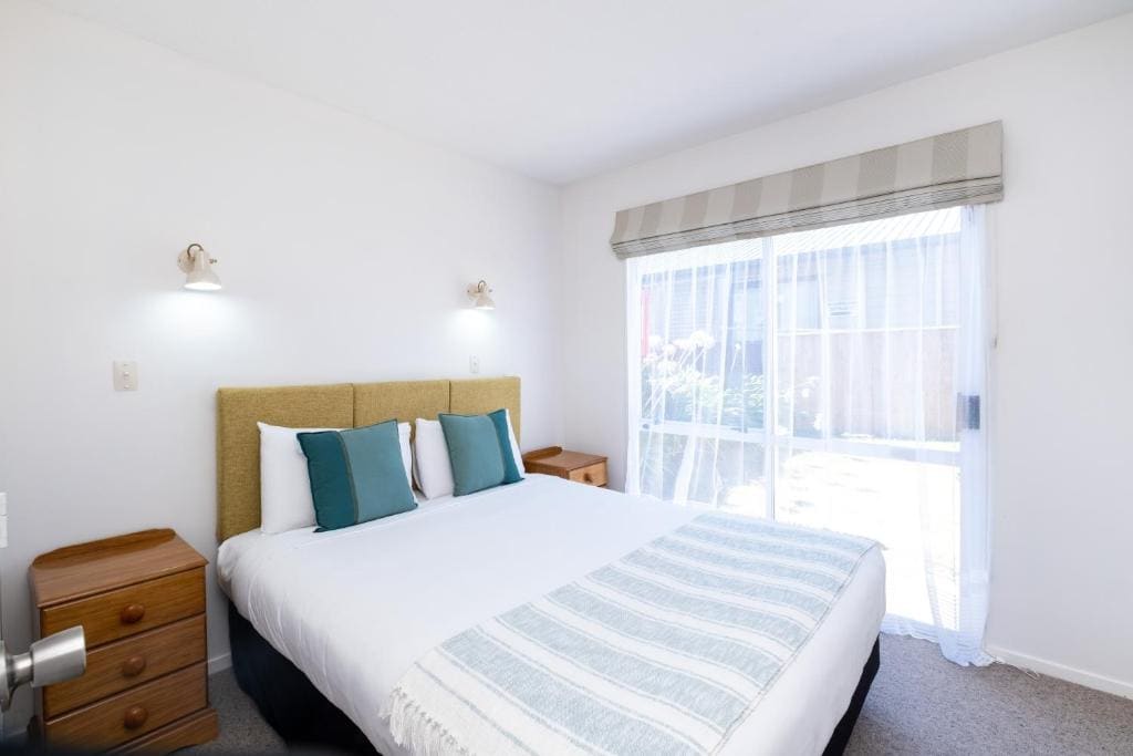 Chevron Motel - View 2