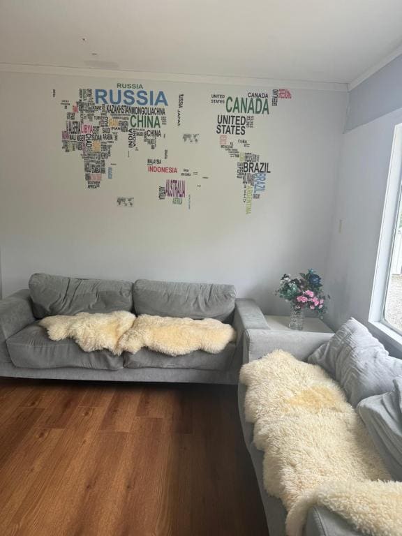 Cozy room - View 5