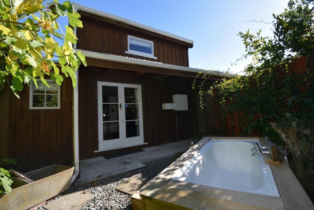 Dylans Country Cottages - Main view