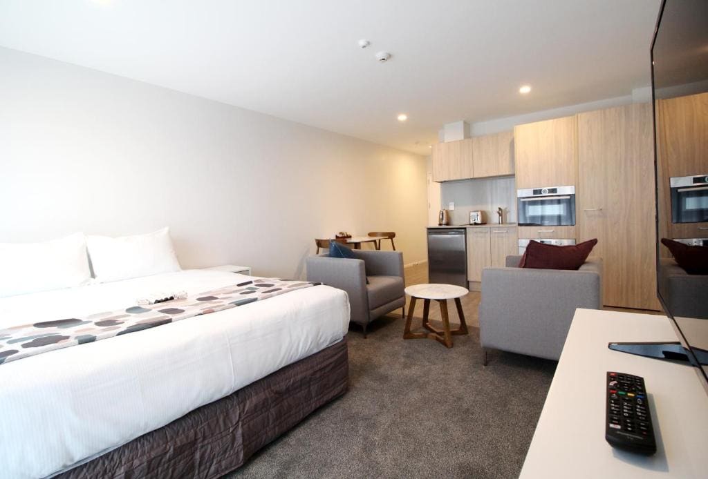 FERNZ Motel & Apartments Birkenhead - View 2