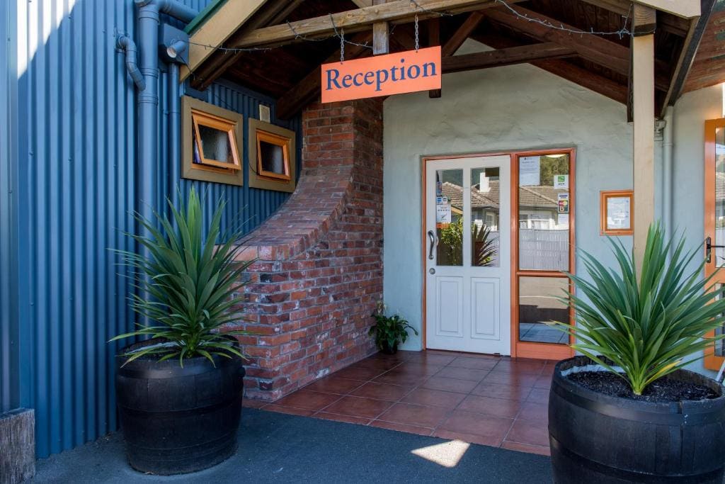 Gladstone Motel - View 3