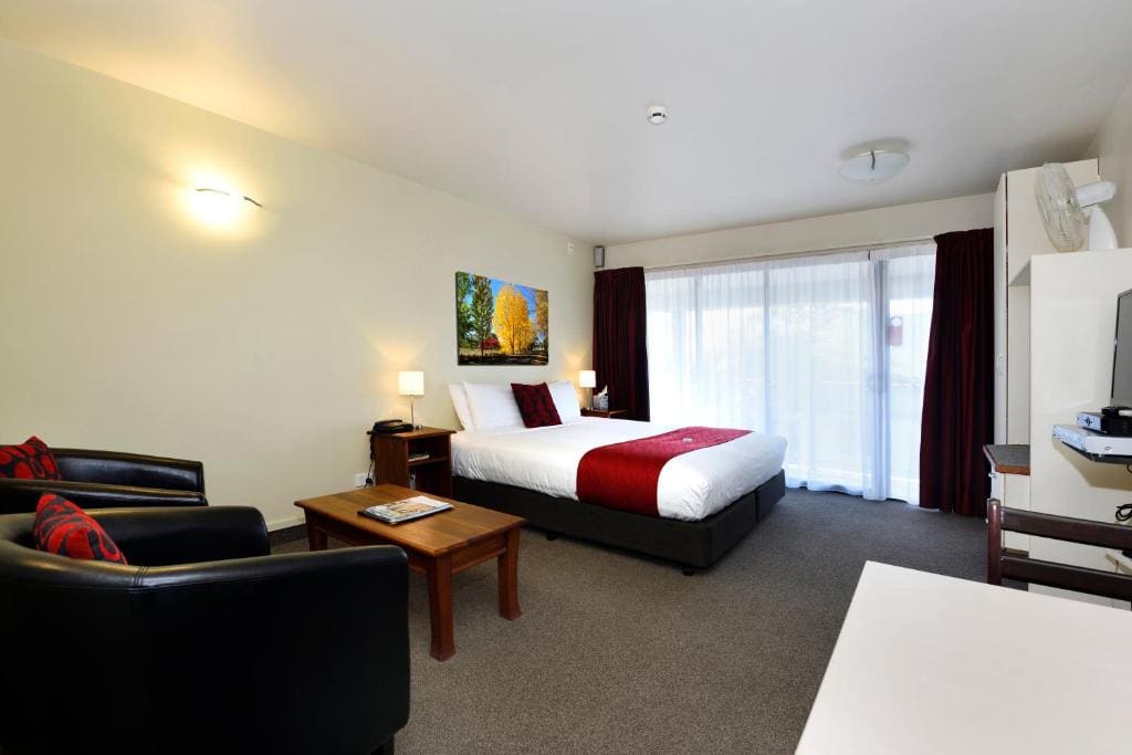 Gladstone Motel - View 2