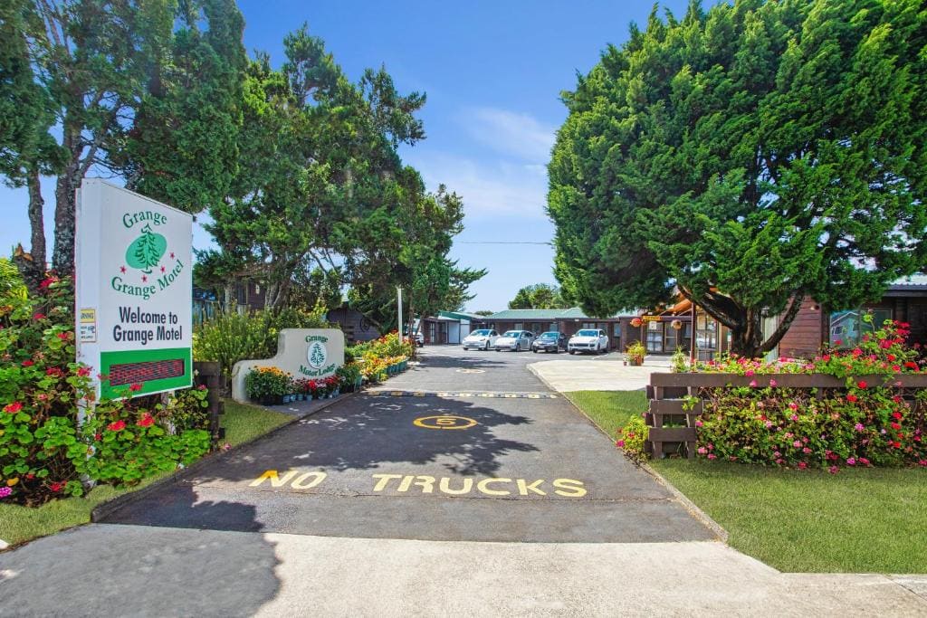 Grange Motel - Main view