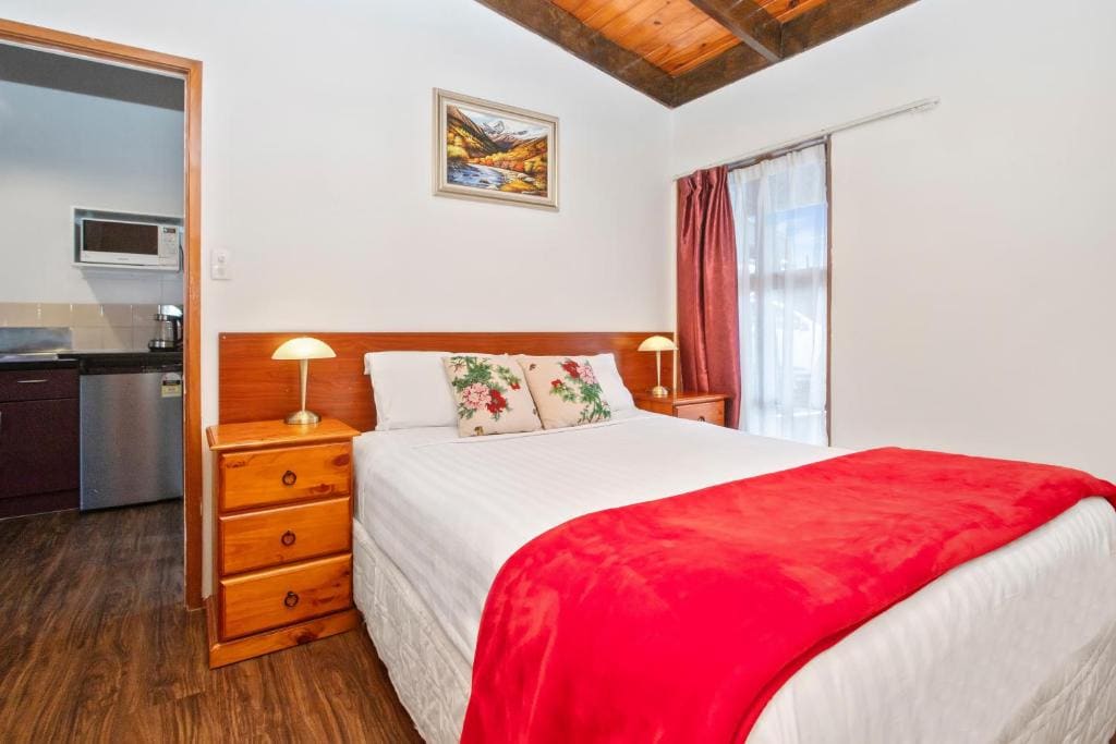 Grange Motel - View 2