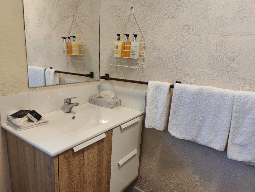 Kings Court Motor Lodge - View 5