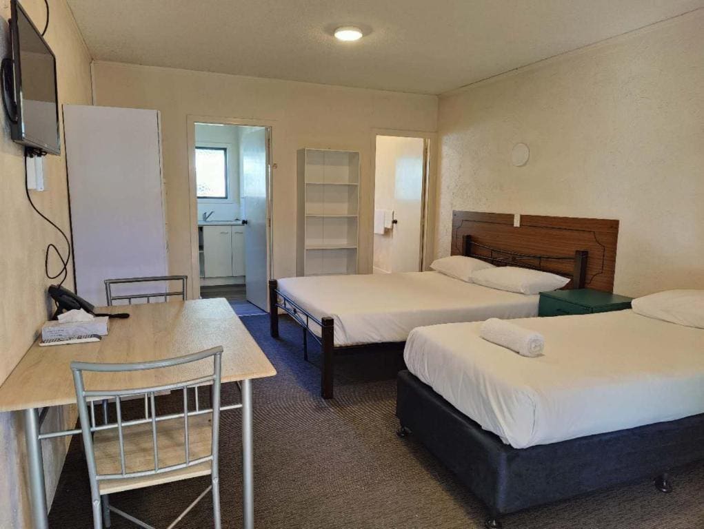 Kings Court Motor Lodge - View 6