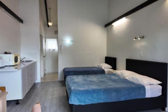 Knightsbridge Motor Lodge - View 6