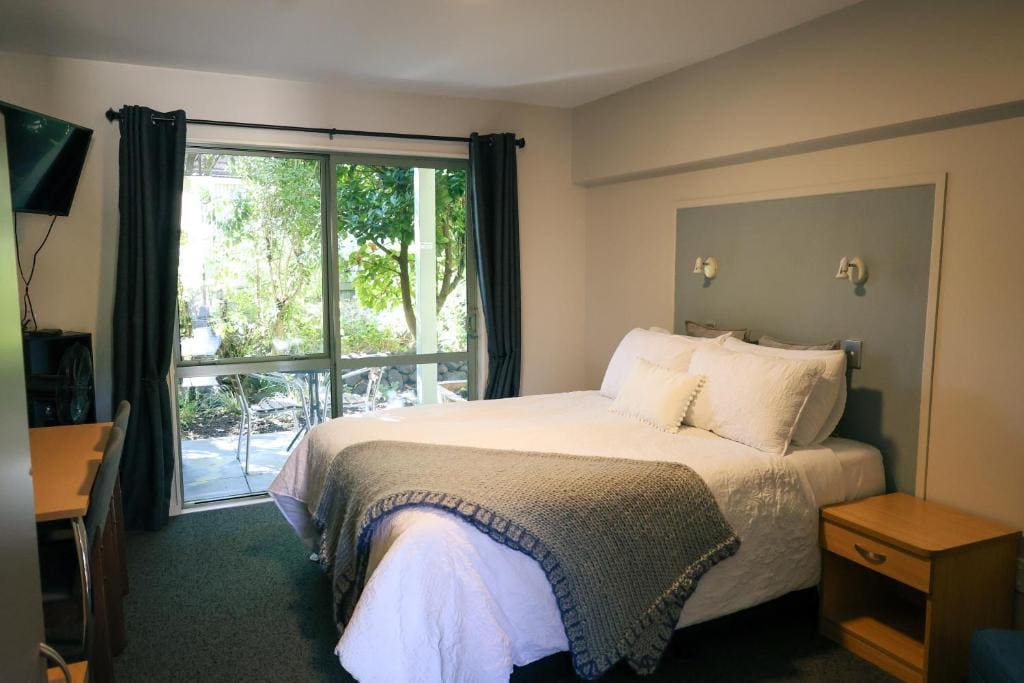 La Rochelle Motel - View 2