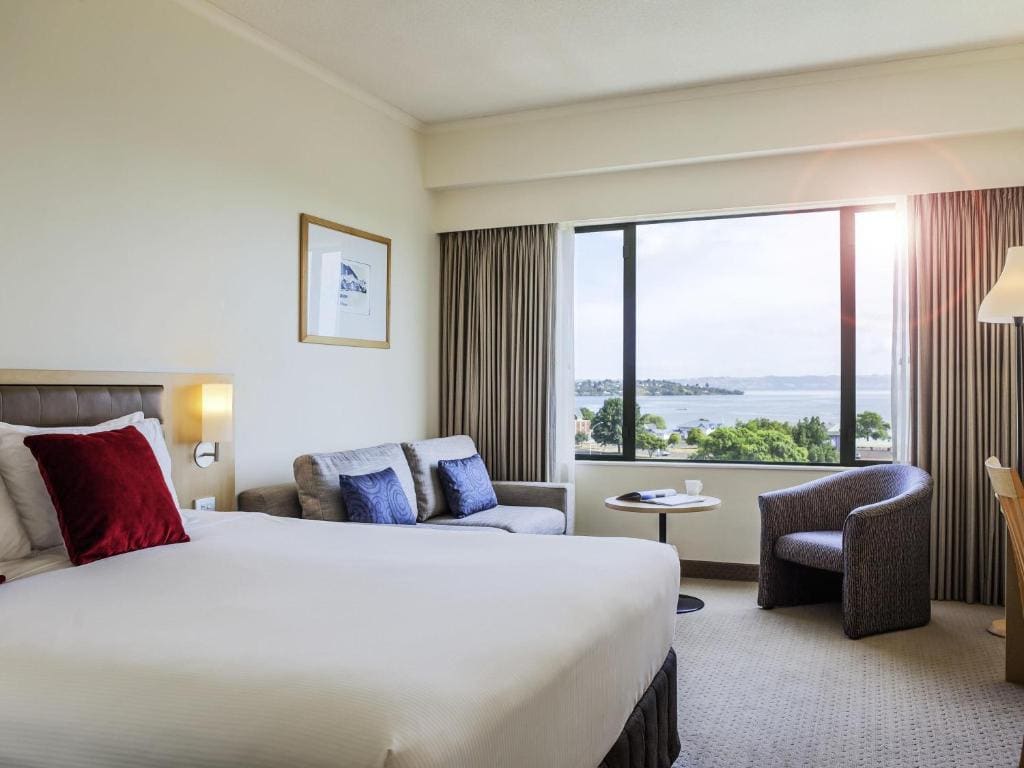 Novotel Rotorua Lakeside - View 2