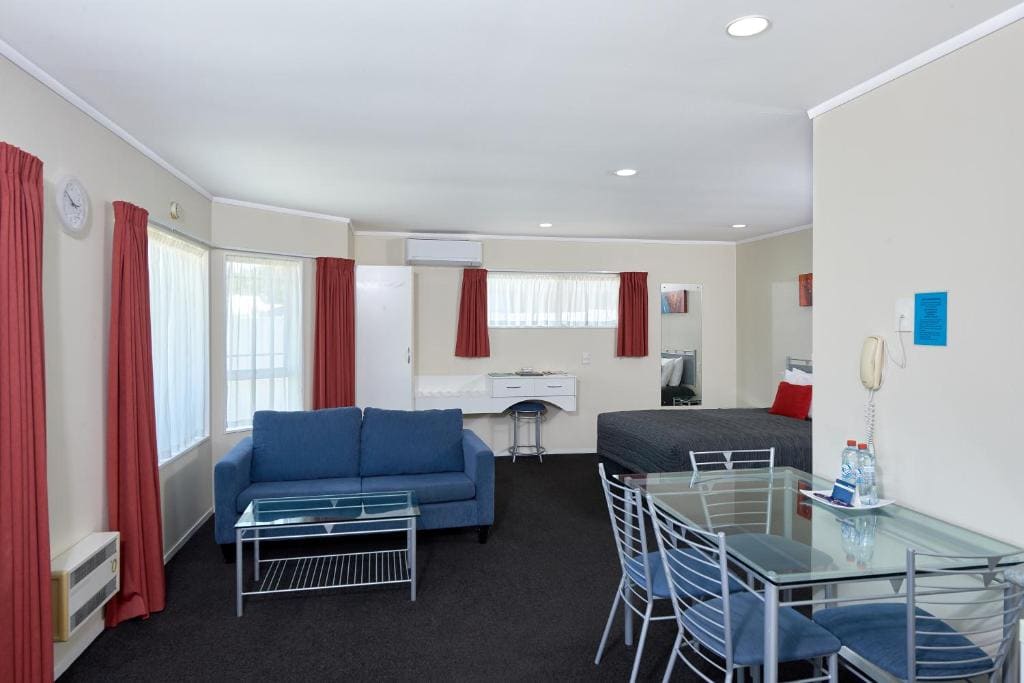 Livingston Motel - View 5