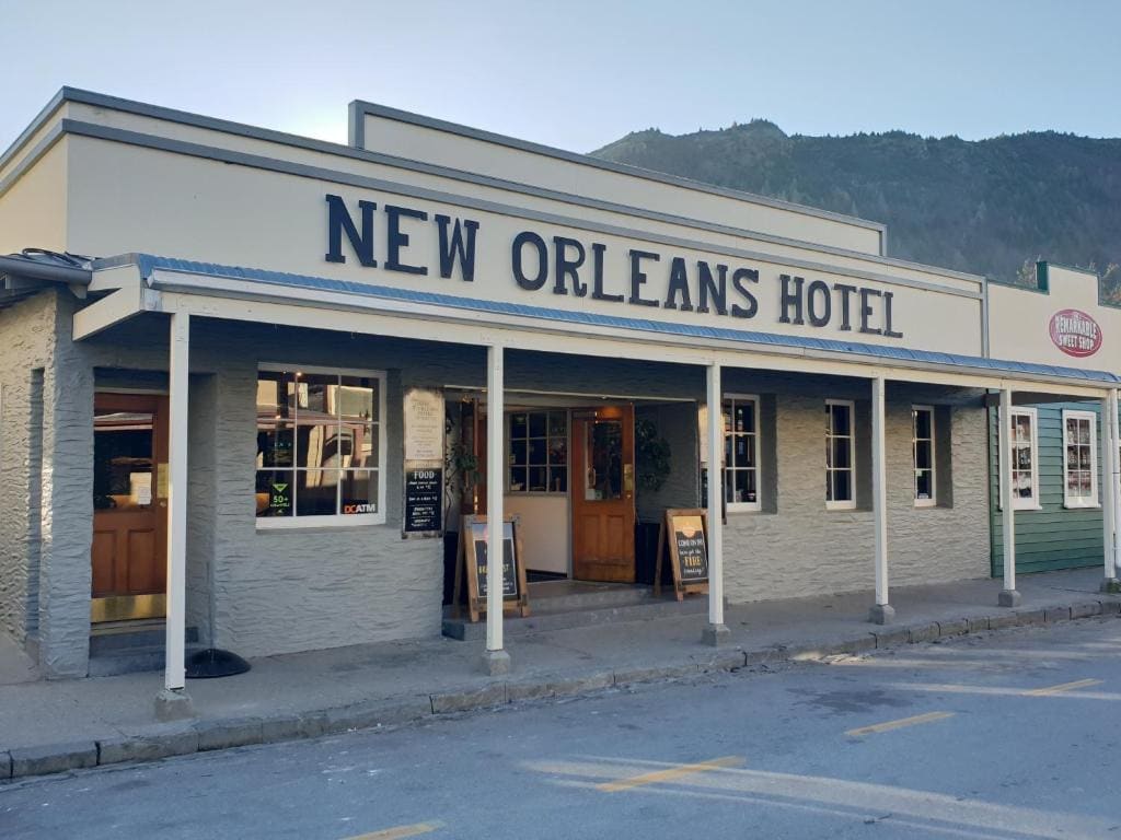 New Orleans Hotel - Main view