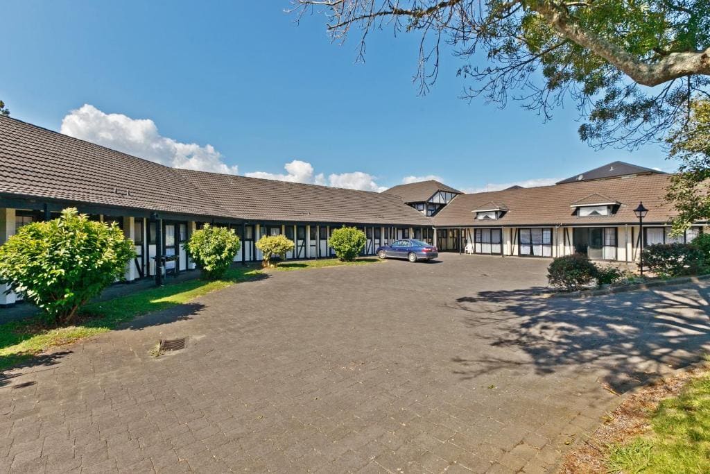 Oakwood Manor Motor Lodge - Main view