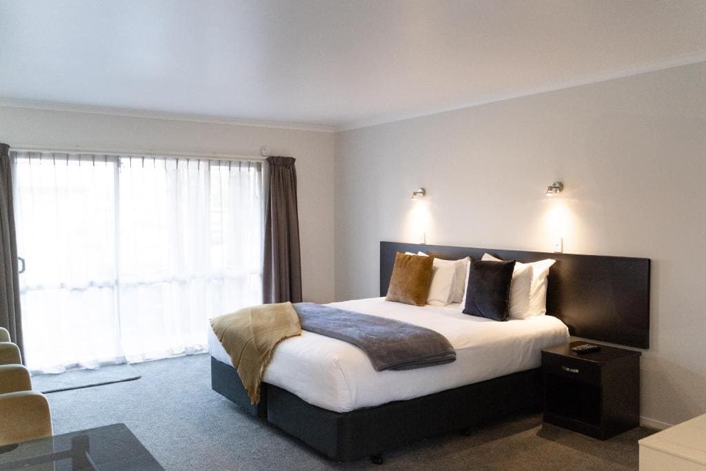 Pacific Coast Motor Lodge - View 6