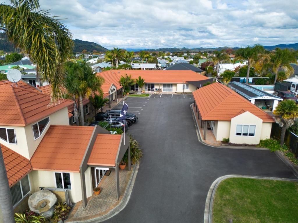 Pacific Coast Motor Lodge - View 4