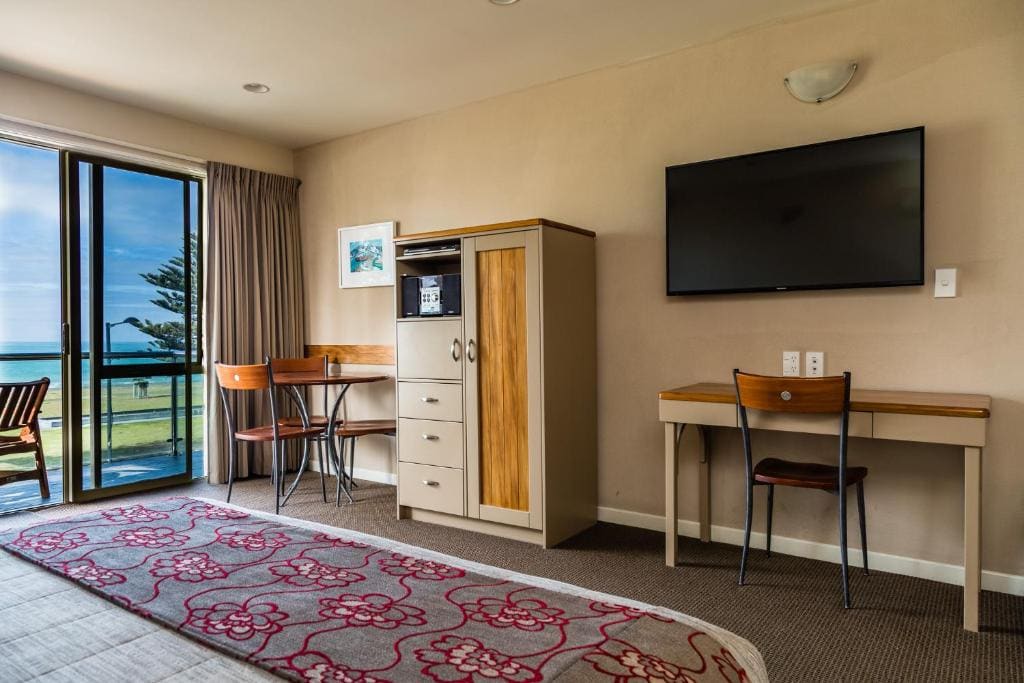 Pebble Beach Motor Inn - View 5