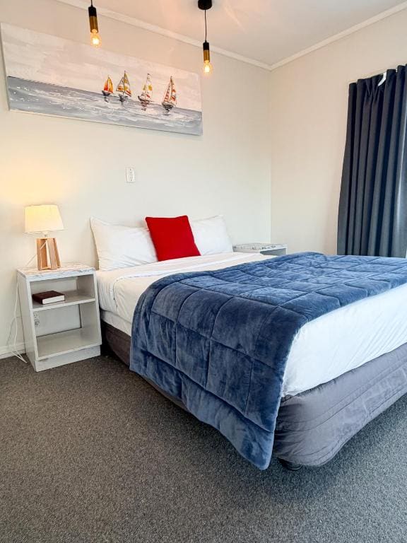 Settlers Motor Lodge - View 6