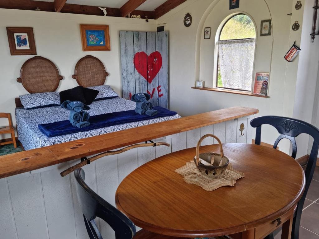 Pioneer Hut - View 6