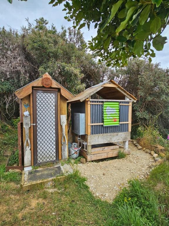 Pioneer Hut - View 5