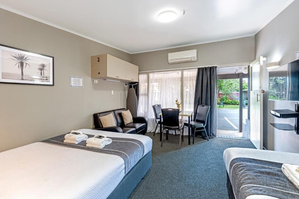 Travellers Inn Motel - View 2