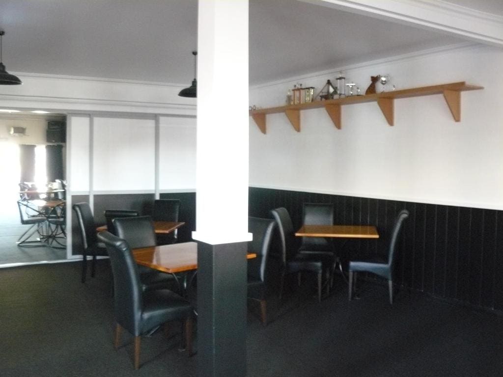 Waterfront motel - View 3