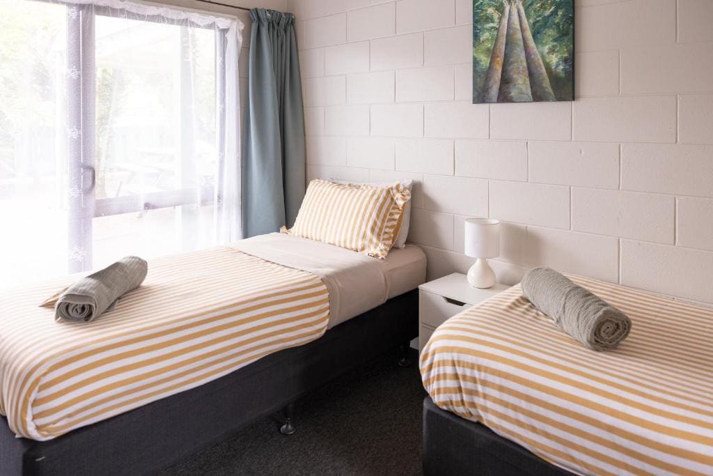 Bay of Islands Lodge - View 2