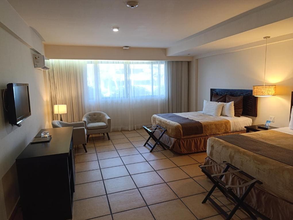 Bella Luxury Suite in Coronado - View 6