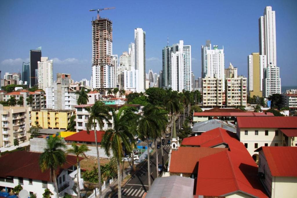 Hotel California Panama - Main view